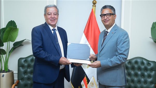 وزير التموين