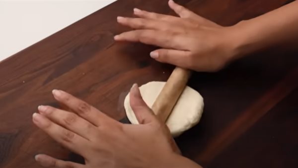 عجينة المناقيش مثل