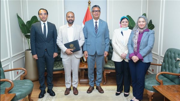 وزير التموين خلال