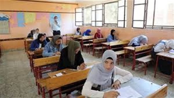 طلاب الدبلومات الفنية