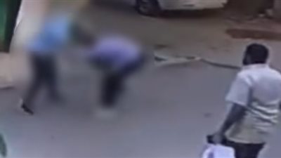 ضربها في الشارع.. حبس متهم بالاعتداء على طليقته بالسويس 15 يومًا