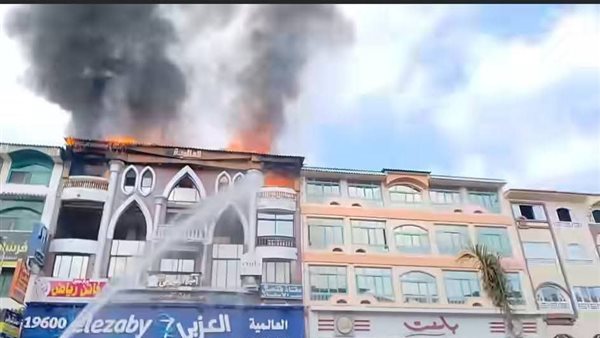 جانب من الحريق