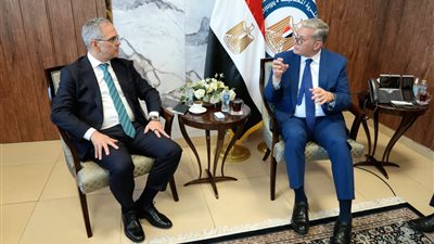 وزير البترول يبحث مع شركة شلمبرجير سبل دعم أنشطة الاستكشاف والإنتاج