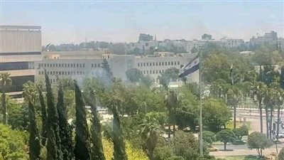 إسرائيل تقصف بوابة مقر هيئة الأركان بوزارة الدفاع السورية