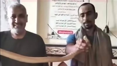 العثور على ثعبان كوبرا داخل زاوية للصلاة بقرية في البحيرة.. والتخلص منه بـ النبوت دون إصابات 