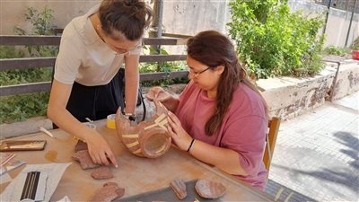 بعثة تورينو تدرس اللقى الأثرية المكتشفة بجزيرة نيلسون في الإسكندرية خلال موسم ربيع 2025| صور