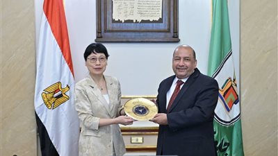 جامعة القاهرة تبحث سبل التعاون الأكاديمي مع جامعة جيجيانغ الصينية