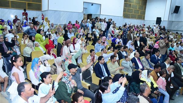 تكريم أوائل الطلاب