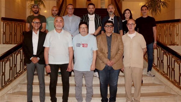 لقطات من اجتماع اللجنة