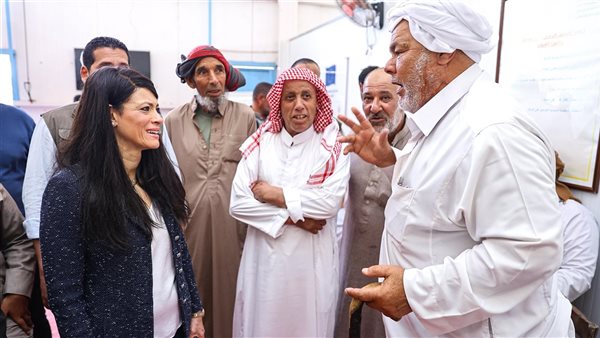 وزيرة التخطيط تزور