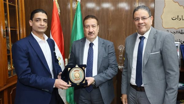 محافظ المنوفية يكرم