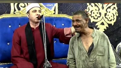 طبطب عليه فبكى.. أول تعليق من قارئ قرآن جبر بخاطر شخص من ذوي الاحتياجات: موقف عفوي
