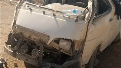 إصابة 6 أشخاص في انقلاب ميكروباص بطريق أبو سمبل السياحي| أسماء