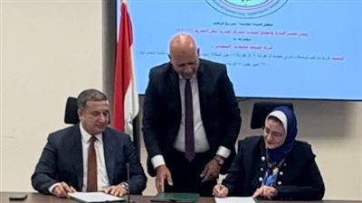 نقل الكهرباء توقع عقدًا لتوريد موصلات حرارية بطول 68 كم بمنطقة القناة 