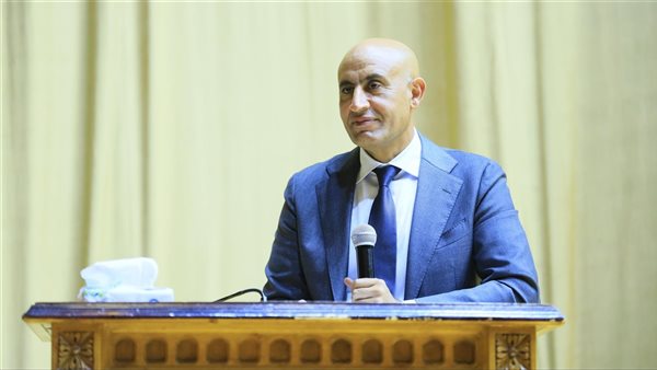 محمد عبد اللطيف وزير