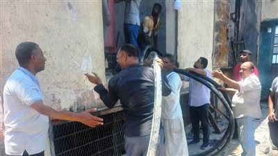 بعد تركيبه في 36 ساعة.. محافظ أسوان يشيد بجهود فريق عمل استبدال محول كهرباء محطة سلوا