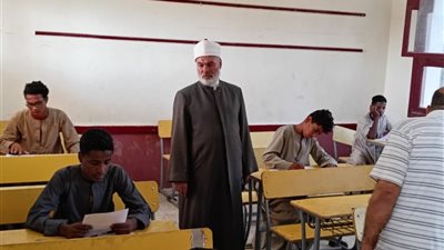 رئيس منطقة سوهاج الأزهرية يواصل متابعاته الميدانية لأعمال امتحانات الدور الثاني
