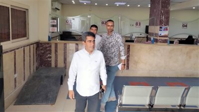 رئيس مدينة مرسى مطروح يستمع إلى شكاوى ومقترحات المواطنين 