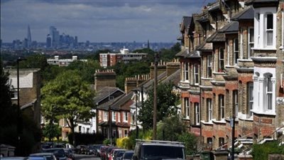 مع انخفاض أسعار المنازل.. صدمة في سوق العقارات ببريطانيا