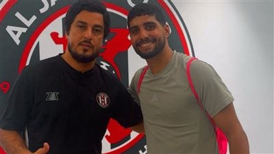 إبراهيم عادل في مقر نادي الجزيرة تمهيدًا لإتمام انتقاله إلى الفريق الإماراتي