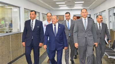 بورسعيد × 24 ساعة | جولة للمحافظ بجسر الممشى وإزالة إشغالات بالزهور.. واعتماد المخطط التفصيلي للمدينة| صور 