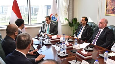 وزير الصحة يبحث تعزيز التعاون في التحول الرقمي وتطبيقات الذكاء الاصطناعي بالقطاع الصحي