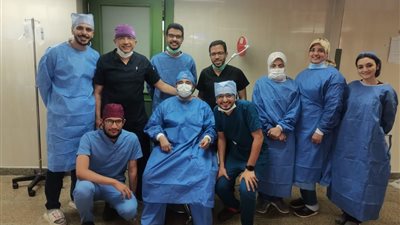 نجاح جراحة دقيقة لاستئصال ورم سرطاني بالجفن بوحدة تجميل العيون بمستشفى سوهاج الجامعي