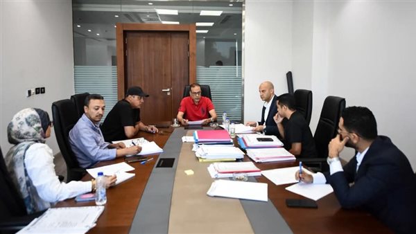 لجنة تلقى طلبات تراخيص