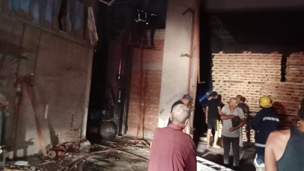 جانب من الحريق 