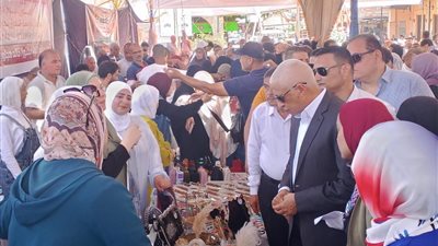 محافظ شمال سيناء يفتتح سوق اليوم الواحد بالعريش
