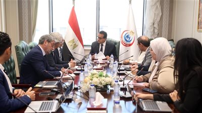 وزير الصحة يبحث مع شركتين سويسرية وفرنسية تصنيع تركيبات غذائية علاجية في مصر