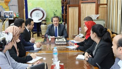 محافظ المنوفية يبحث دعم صناعة المفروشات والمنسوجات بكفر هلال مع وفد المبادرة الرئاسية 