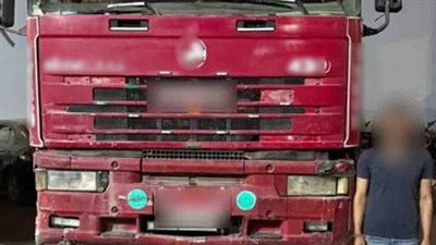 القبض على المتهم بالسير عكس الاتجاه وإخفاء لوحة السيارة بأسيوط 