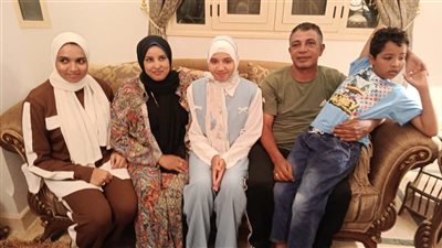 خلال البث المباشر مع القاهرة 24.. محافظ البحر الأحمر يهنئ مي حسن الثالثة على الثانوية العامة