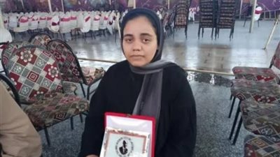 بعد صدمة الـ 4.5% و6% خلال العامين الماضيين.. الطالبة ميار تحصد 70% في نتيجة الثانوية العامة بقنا