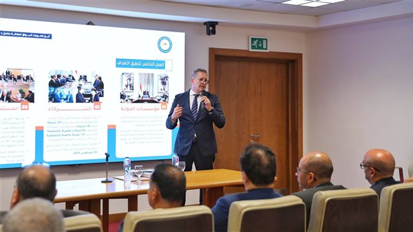 كريم بدوي وزير البترول