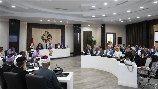 محافظ أسوان