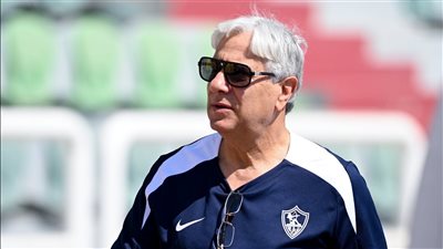 بالخطأ عبر واتس آب.. مدير الكرة بالزمالك ينشر مستندات تحويل مرتبات الجهاز الفني