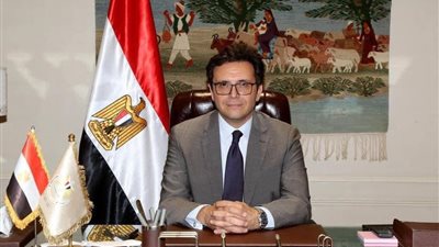 وزير الثقافة ينعى شقيق المخرج خالد جلال 