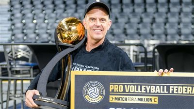 من هو مايفورث مدرب فريق الكرة الطائرة رجال بالنادي الأهلي؟