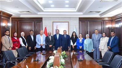 محافظ الإسكندرية يبحث استعدادات تطبيق منظومة التأمين الصحي الشامل