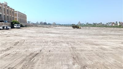 محافظ الدقهلية: تسليم أرض المدرسة الثانوية المشتركة بجمصة لهيئة الأبنية التعليمية لبدء الإنشاء