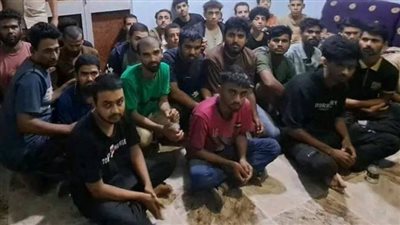 بينهم مصريون.. السلطات الليبية تنقذ 30 مهاجرًا من قبضة المهربين