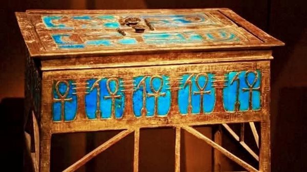 القطعة الأثرية 