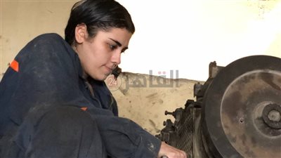 تعلمت الصنعة من والدها قبل وفاته.. يوأنا فنية أسانسير تقتحم مهنة شاقة: مكنتش بعرف الفرق بين المفكات