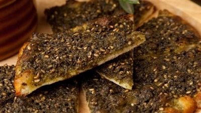 ما هي مقادير عجينة المناقيش؟.. فطائر شامية مضبوطة بدون خميرة 