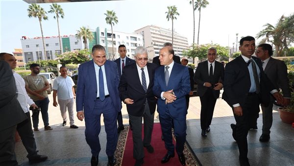 وصول وزير التعليم