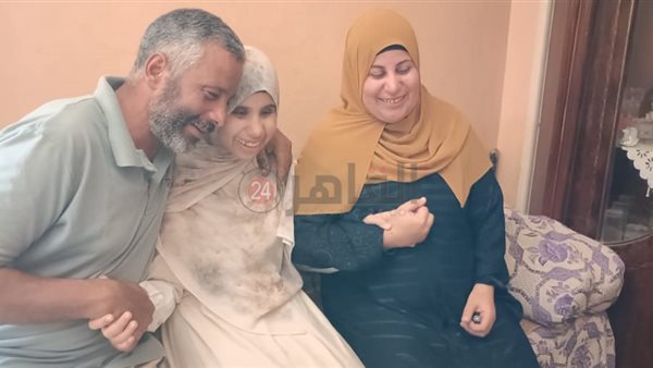 هاجر الأولى على الثانوية