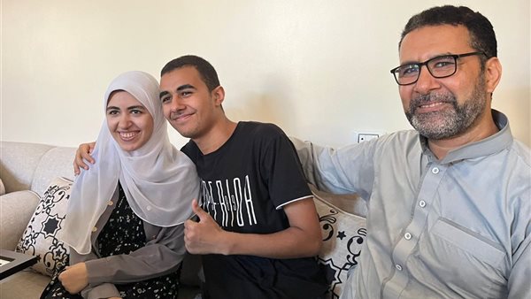 الطالب آدم السابع