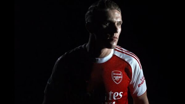 السويدي فيكتور جيوكيريس